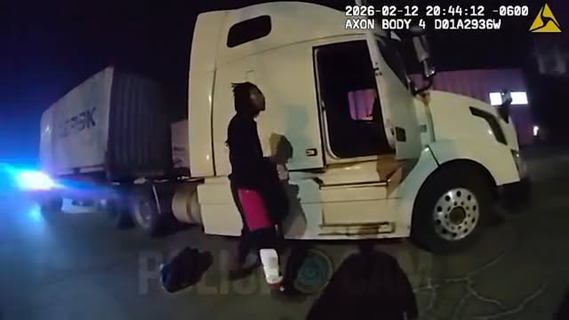 H1510011_Entitled Truck Driver Makes This Traffic Stop 1000x Worse. | Nightline Capture