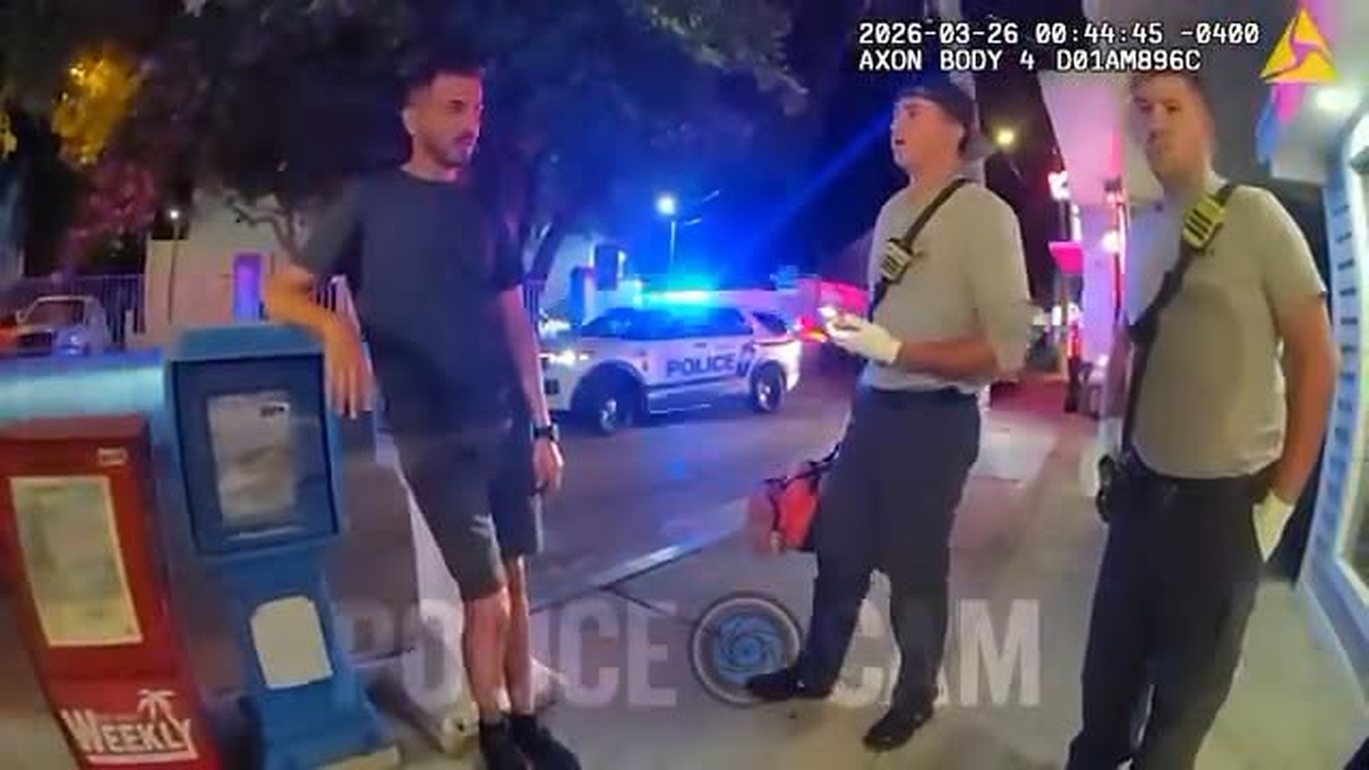 H1710089_This Is Why You Don’t Talk About Politics At The Bar. | Badge Frontier Report